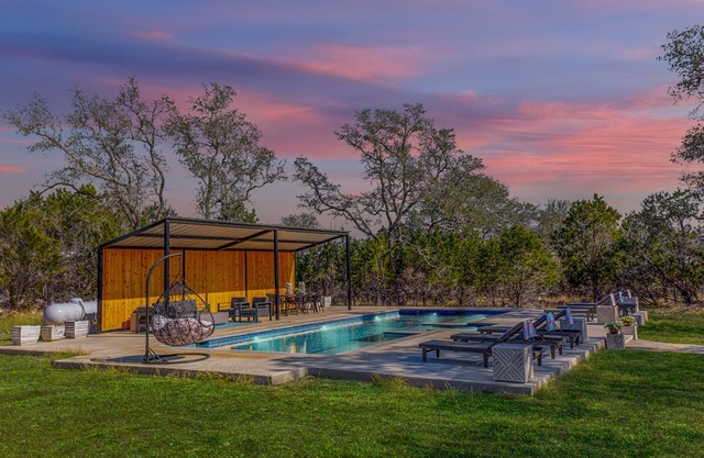 Sleeps 18, Football Fave, Pool, Hot Tub, Fire Pits
