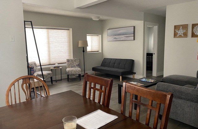 Sleeps 8! Just a 2 Min. Walk to Beach 1