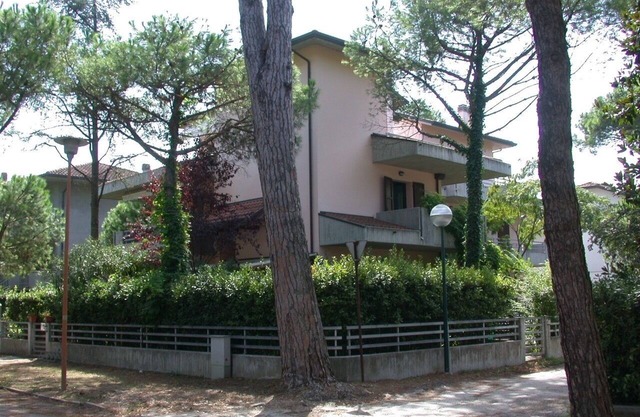 Slendida HOUSE IN VILLA WITH PRIVATE GARDEN