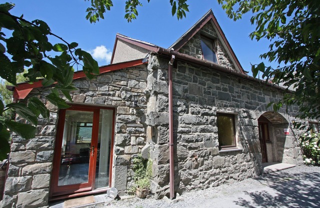 Small Barn - Spacious house close to attractions in Snowdonia National Park