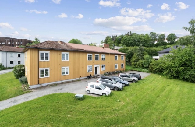 Small but cozy apartment in central Persaunet, parking space, private bathroom