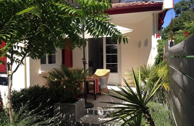 SMALL CHARMING HOUSE, HEART OF ARCACHON-WINTER CITY, BEACH 400m, ALL A PIE