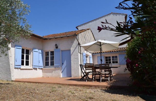 Small house, shared pool, near Béziers and Canal du Midi, calm guaranteed