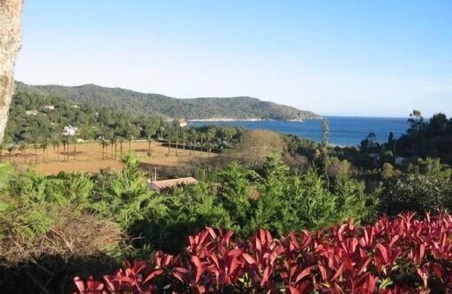small semi-detached farmhouse in GIGARO sector, very beautiful sea view, walking beaches