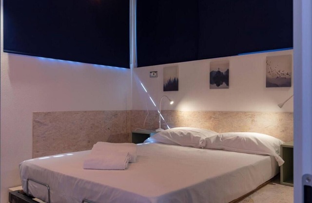 Smart One bed apartment near metro station