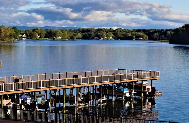 Smith Mountain Lake Condo with Main Channel Views