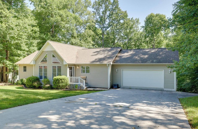 Smith Mountain Lake Home w/Private Hot Tub & Dock