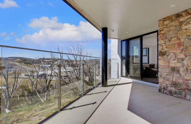 Smugglers Lodge - Luxury Ski In Ski Out Experience