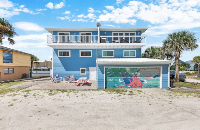 Smyrna Son – Multi-Level Beach Getaway | Balcony, Patio + 2 Living Areas 🌴