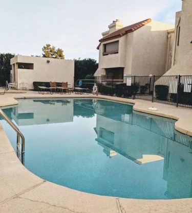 Snug 2br Condo W Pool, Patio, Wd Near Old Town