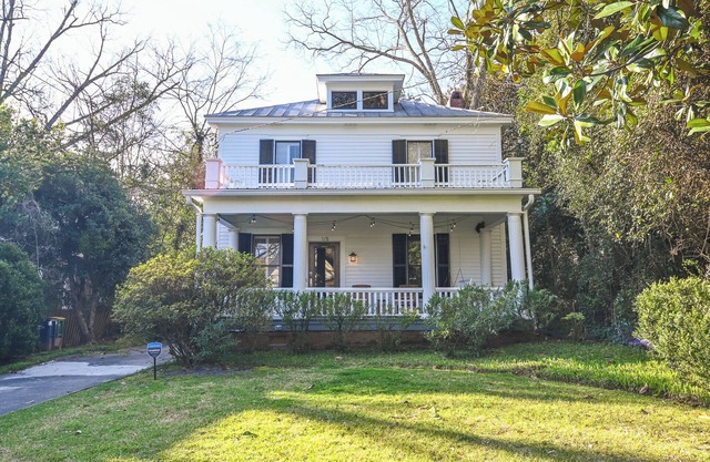 Snug retreat in the heart of Athens!