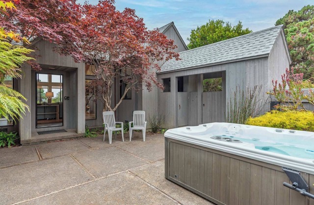 Soak in Ocean Views at Blair w/Hot Tub!