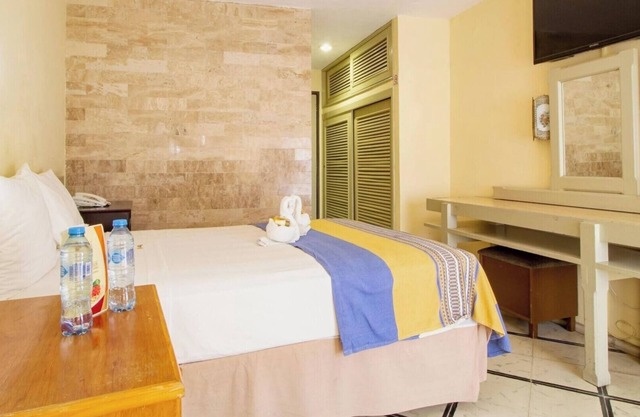 Soak Up the Sun in Mérida Centro with Pool Access & Close to Local Experiences