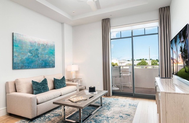 SOCE FLATS 206 - Brand New Olde Naples Condo Steps to 5th Ave S!
