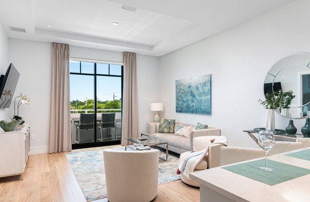 SOCE FLATS 304 - Brand New Olde Naples Condo Steps to 5th Ave S!