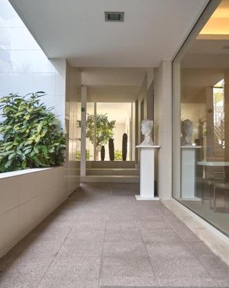 Soglow Business Class Hotel