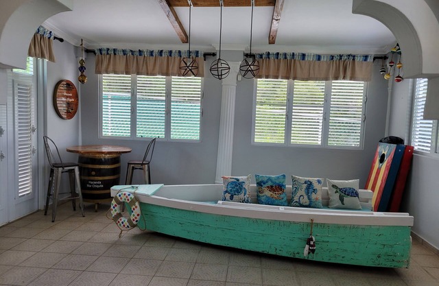 Solar powered/Pool/Beachy Decor/Spacious home 4 all ages! Experienced hosts!