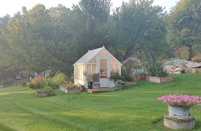 Solid Rock Homestead Guest House. On the Farm. Enjoy the Animals!