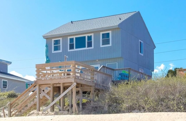 Solimar - Oceanfront! 3 Bedroom with Sun Deck!