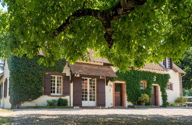 Sologne family house with private park