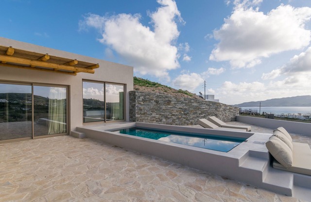 Solus Suites