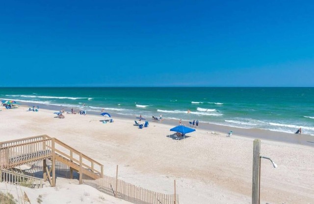 Son Seekers - OCEANFRONT! 4 bedroom, 3 bath home with covered porches in