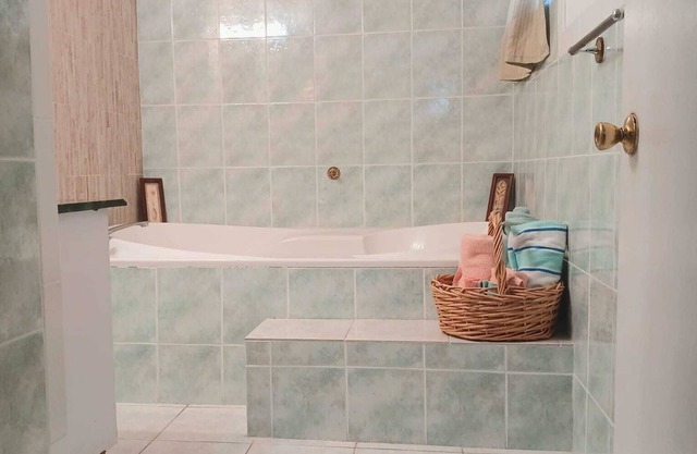 Sonn Tropic Studio [near BahaMar & Saunders Beach]