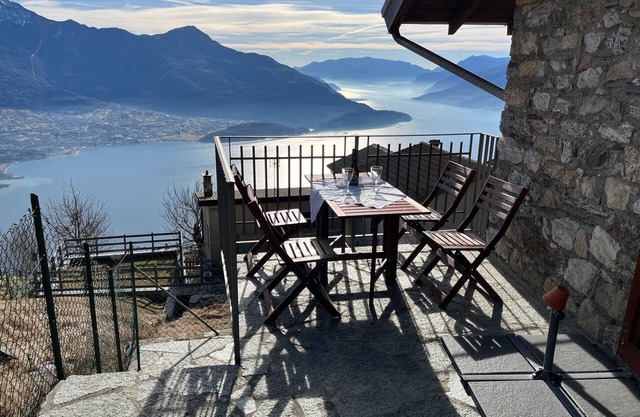 Sonniges Rustico in den Bergen am Comer See