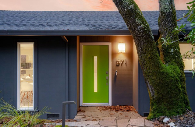 Sonoma Vista Home! Modern. Serene. Wine Retreat! Downtown and Wine Country!