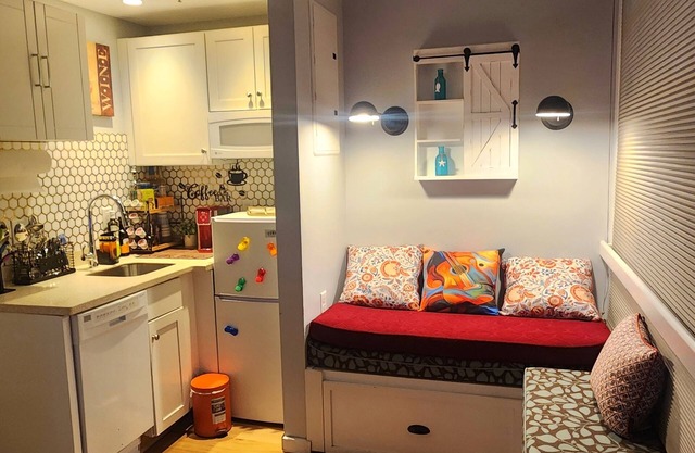 Soothing condo with AC in vibrant Providence