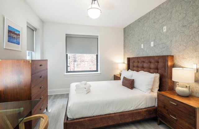 Sosuite | 1BR Apt w W/D, Large Dining Seating