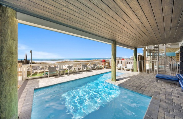 "Soul Surfer" Dream Vacation Home w/Direct Beach Access on the East End of Panama City Beach. Private Pool, Game Room, Large Suites + More!