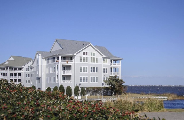 Sound, Mind and Bodie: Condo, Shared Pool