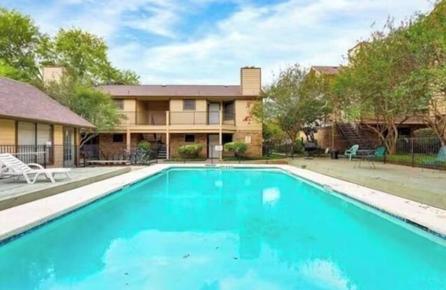 South ATX . Sweet Stay with Pool