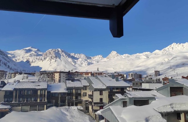 South-facing balcony. HD Internet. Telework and ski! Ski locker on the ground floor