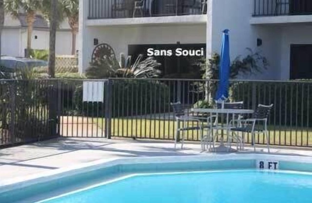 South of 30A and 90 SECONDS TO BEACH POOLSIDE Corner Unit with Patio