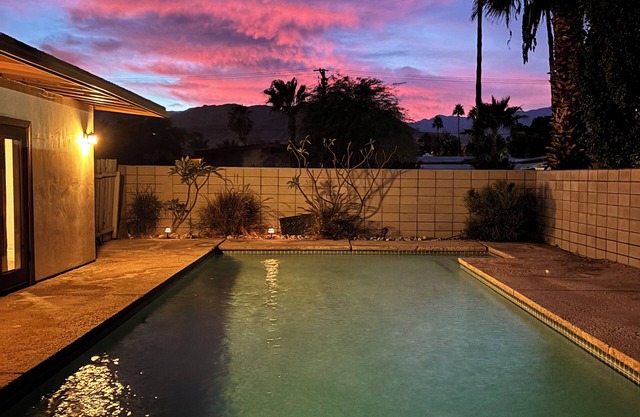 South PD~ Great Location, Pet Friendly, Large Private Pool and Backyard
