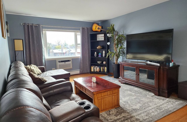South Shore Chicago Condo-1 Block to Lake-WiFi-AC-Elevator-420 Friendly