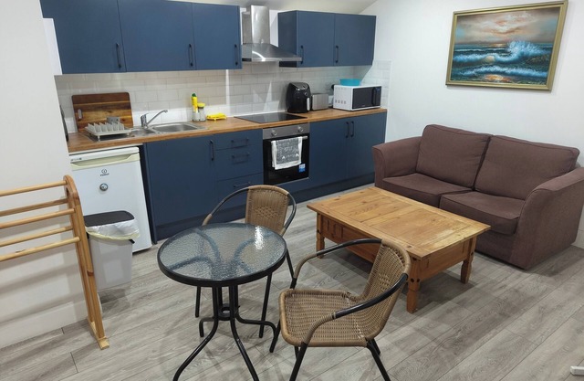 Southall - Sleeps 3 & Great Transport Links