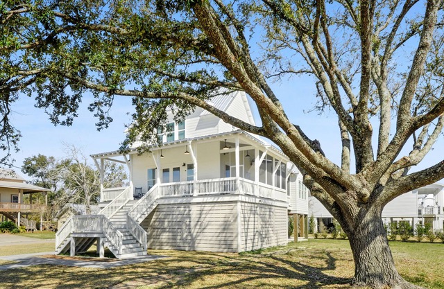Southern Coastal Cottage just steps from the beach