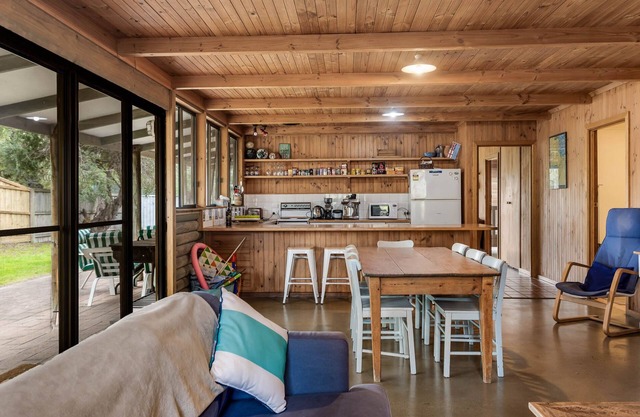 Southern Comfort at Goolwa South: Pet-Friendly Accommodation with WiFi