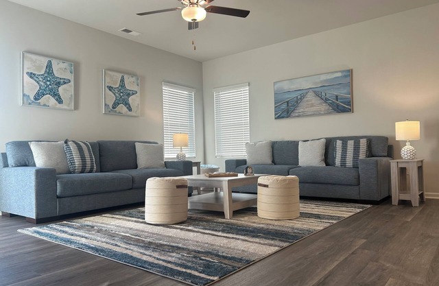 Southport Seascape ¦ Coastal Charm ¦ 3BR Home ¦ 3 Miles to Oak Island