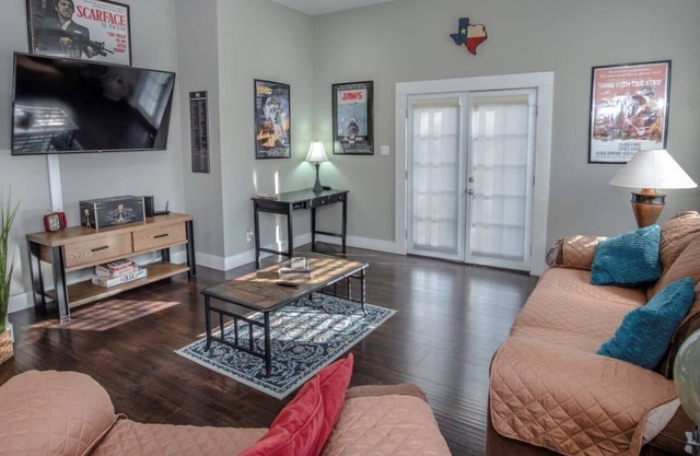 Southtown Classic 3BR/2BA mins from Downtown