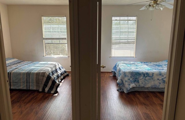 Southwest City Area Nice Home in Gated Community