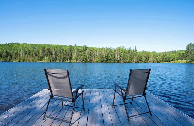 Spa, Private Lake & EV - Chalet Hello