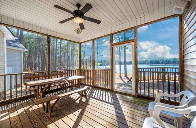 Spaceous Lake-front Family Home