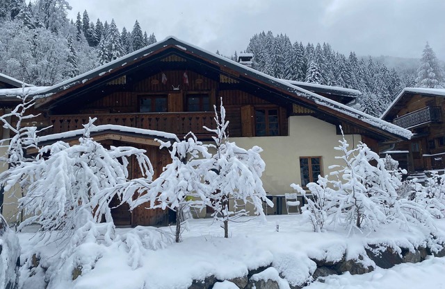 Spacieux et Chaleureux Chalet Joyeux Flocon: 7 Chambres, 6 Douches et 6 wc