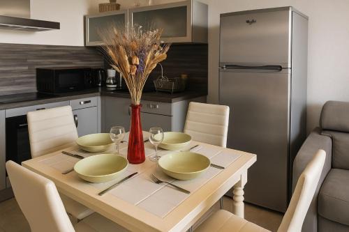 Spacieux appartement tout confort proche plage et centre ville Wifi Animaux bienvenus Produits locaux à découvrir