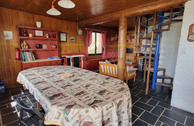 Spacious Chalet for 18 with Garden, 7 Bedrooms, Pet-Friendly, TV, Fireplace - St. Michel de Chaillol
