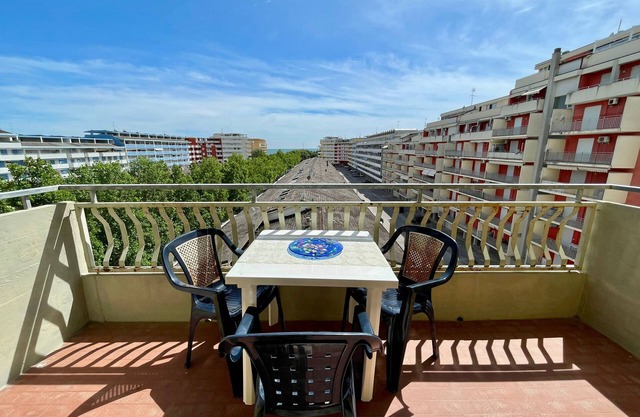 Spacious apartment near the beach